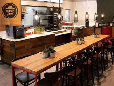 Cash counter Cash counter of Pizza Hut restaurant in Monge