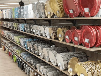 Habillage mural Habillage mural pour rayonnage assiettes